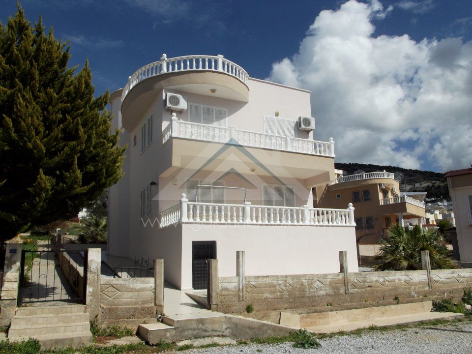 Fully Furnished Detached Villa for Sale in Akbük, 3 Minutes to the Sea.