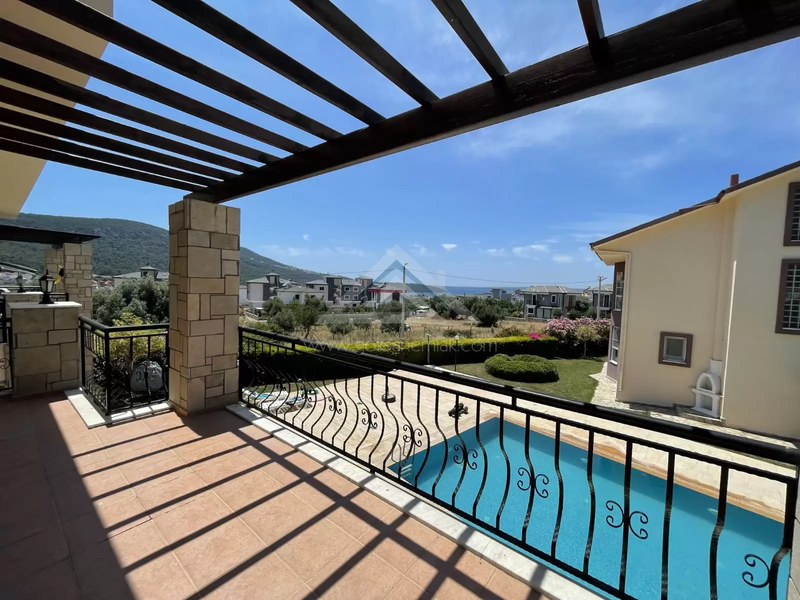 Detached Villa With Sea View And Pool For Sale in Akbuk